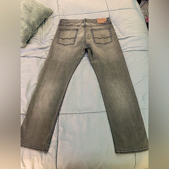 American Eagle original straight faded black jeans. Size 32w with 30 inseam. - Picture 10 of 11